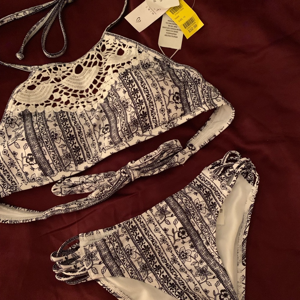 Bathing suit